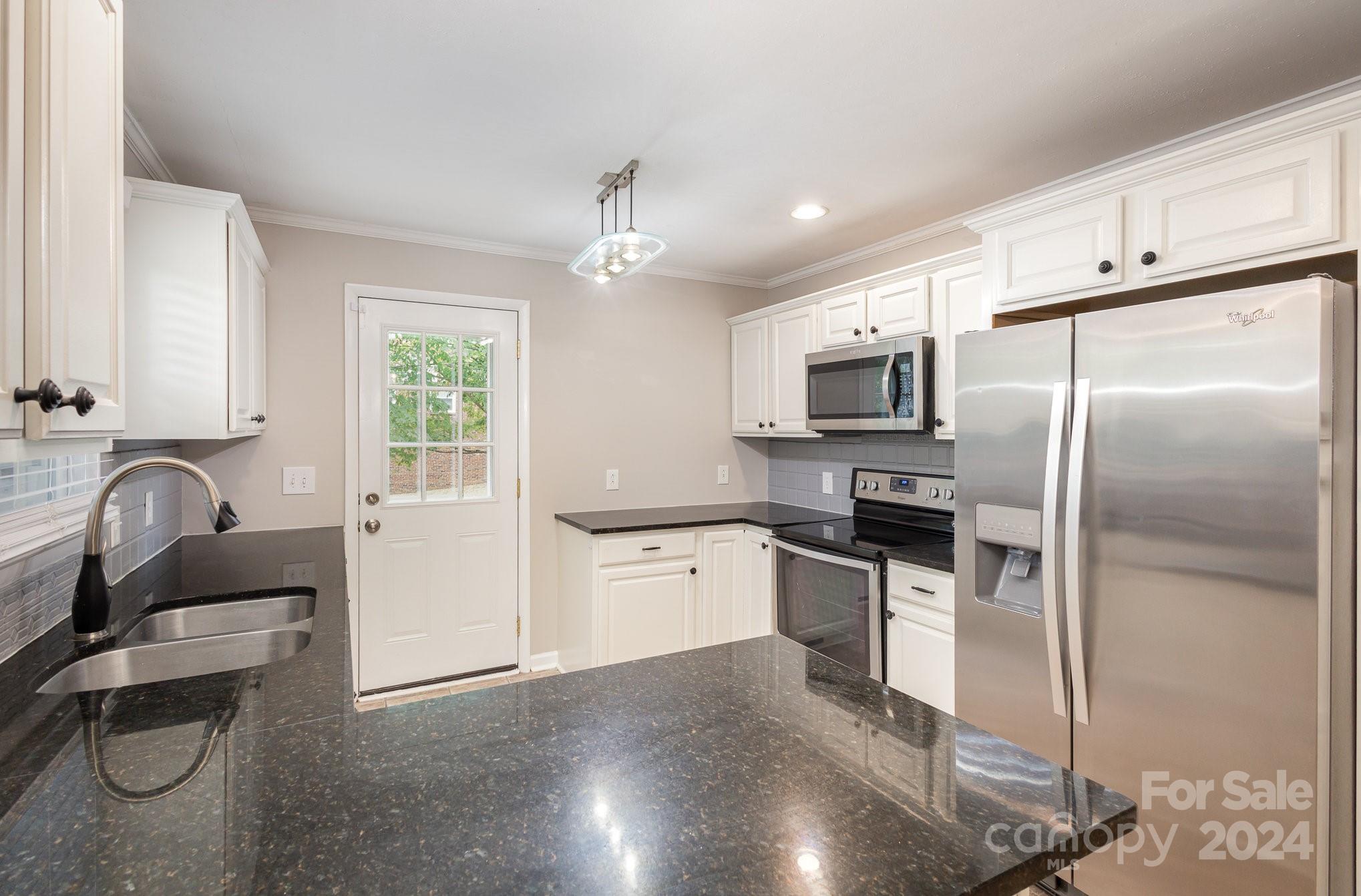 1512 Rama Road Charlotte, NC 28211 - Photo 3 of 30