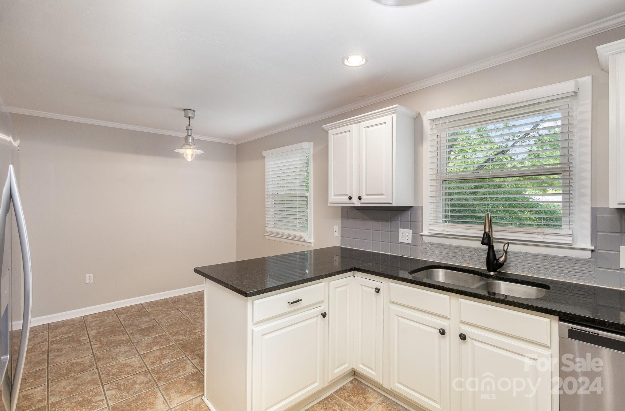 1512 Rama Road Charlotte, NC 28211 - Photo 5 of 30