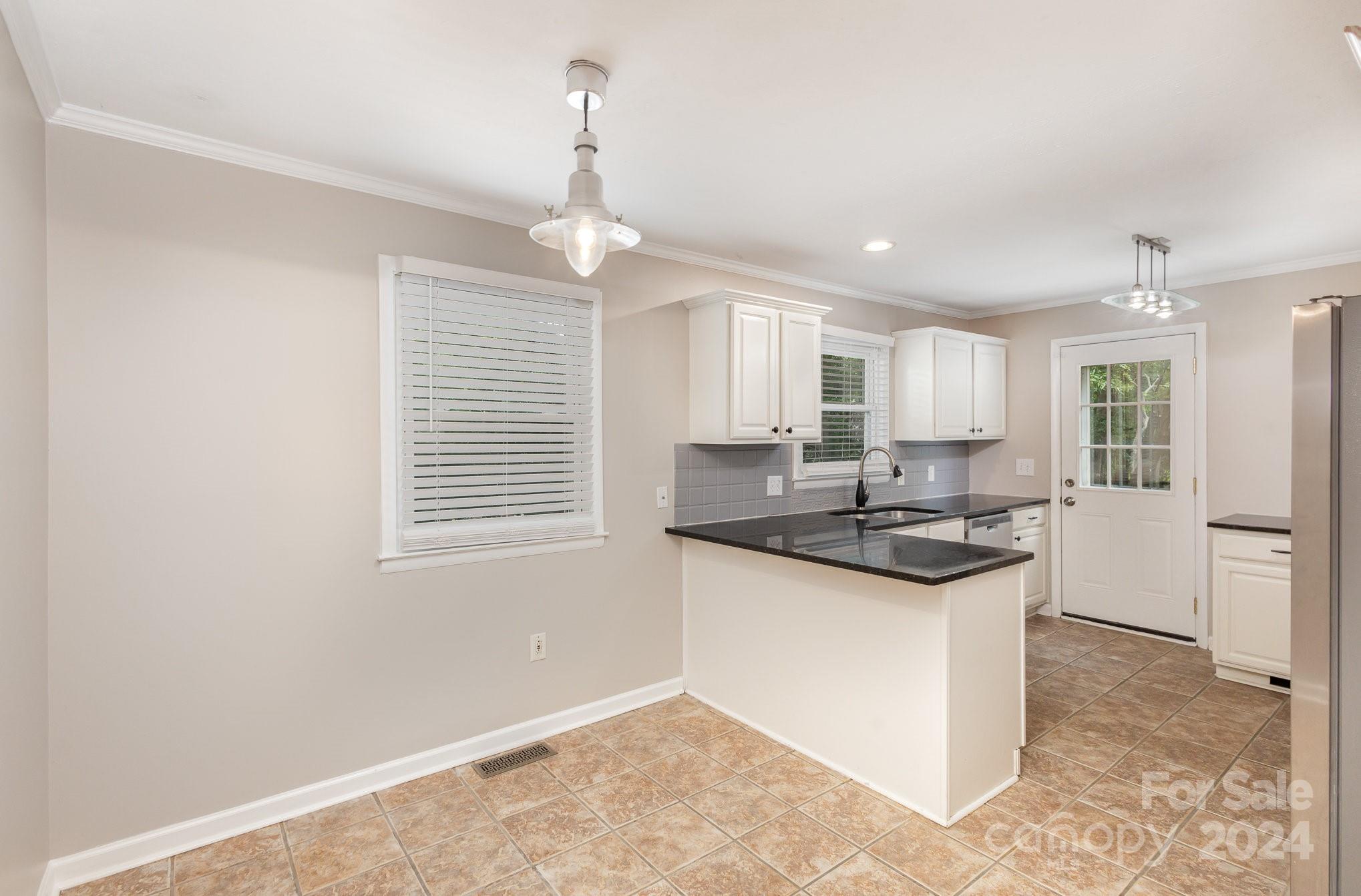 1512 Rama Road Charlotte, NC 28211 - Photo 6 of 30