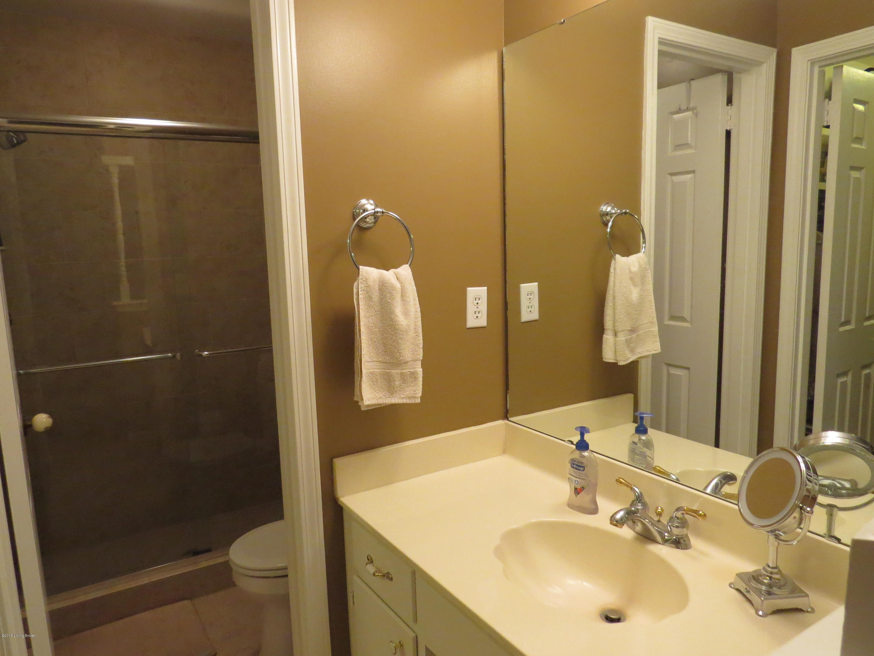408 Moser Road Louisville, KY 40223 - Photo 21 of 44 IMG_0072