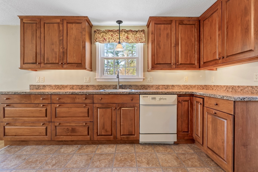 189 Flavell Road Groton, MA 01450 - Photo 11 of 32 Gallery Image 11