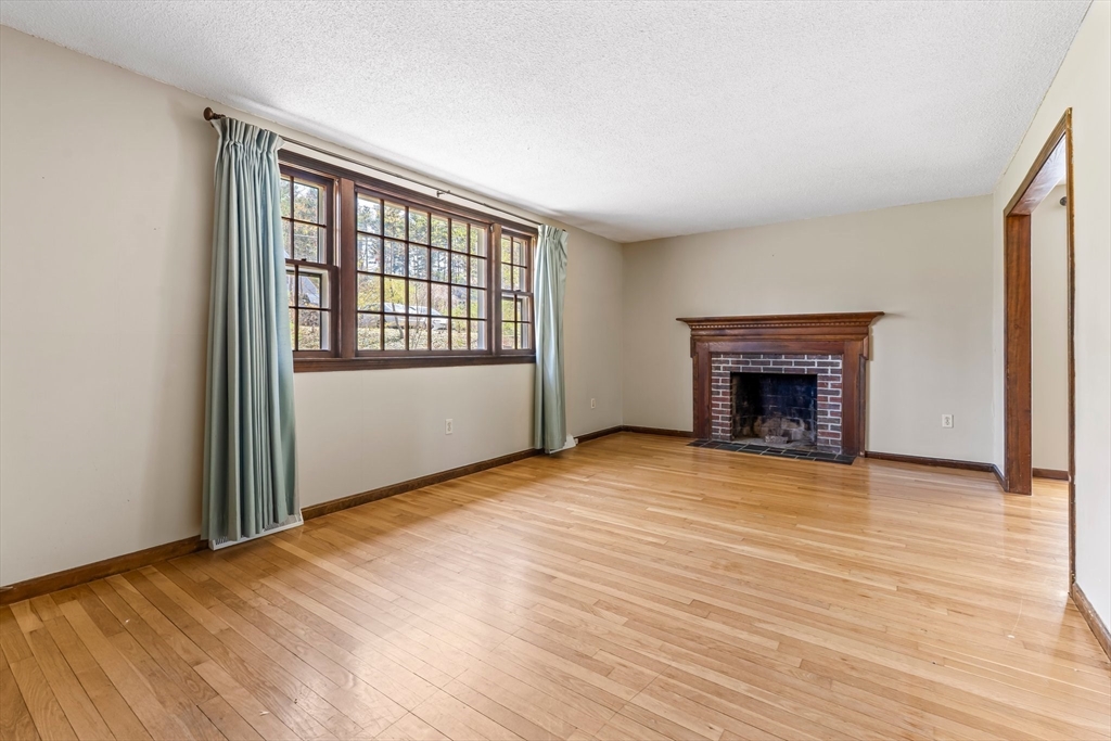 189 Flavell Road Groton, MA 01450 - Photo 17 of 32 Gallery Image 17