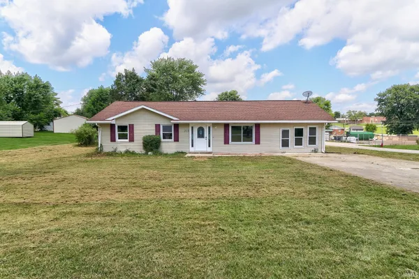$194,700 | 215 Sycamore Street, Dale, IN 47523
