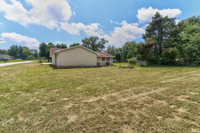 $215,000 | 215 Sycamore Street, Dale, IN 47523
