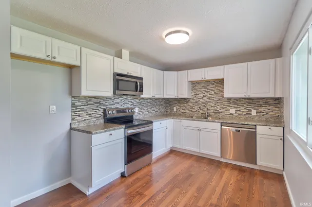 $205,000 | 215 Sycamore Street, Dale, IN 47523