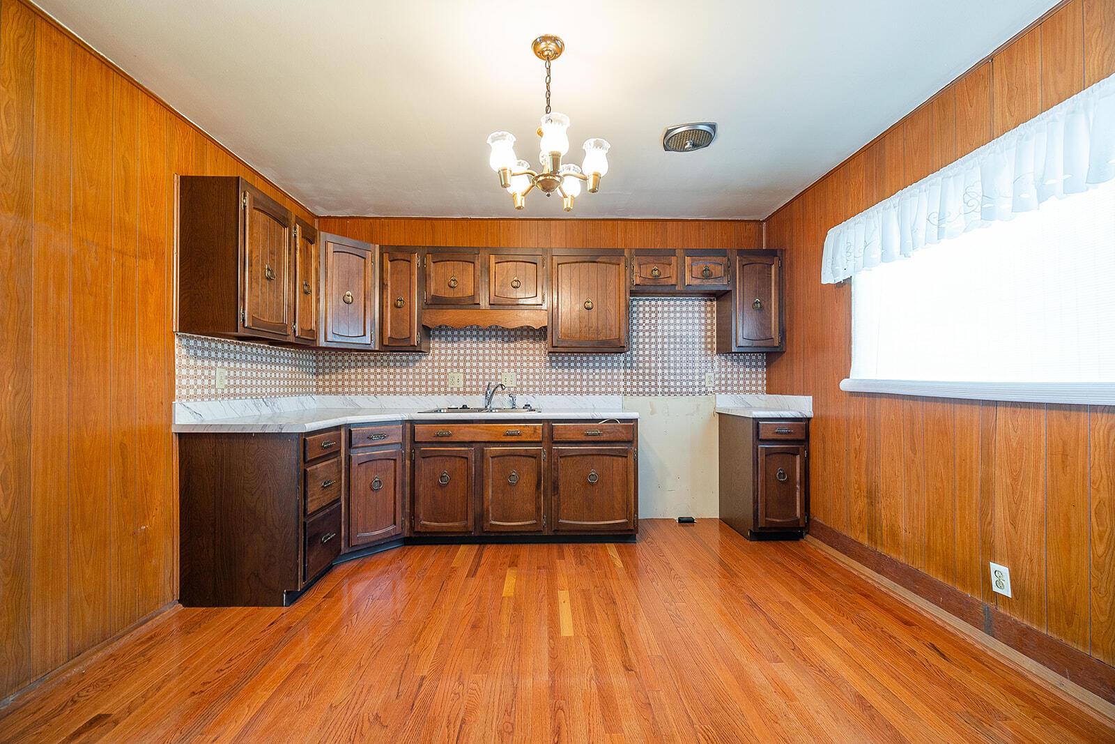 5289 Rampart Road Columbus, OH 43207 - Photo 11 of 46 Kitchen