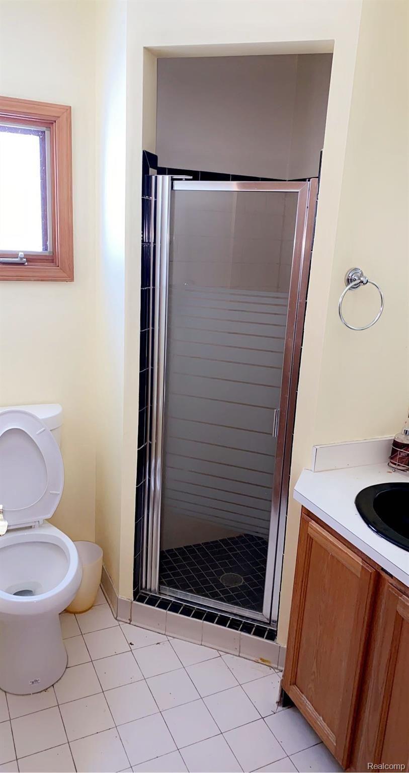 21920 McPhall Road Armada, MI 48005 - Photo 33 of 38 Full bath 2