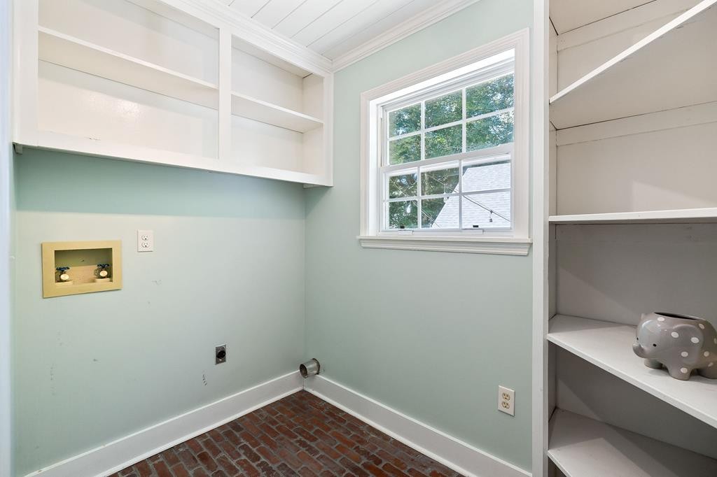 480 Jamestown Road Cookeville, TN 38501 - Photo 14 of 46 a view of an empty room with a window and wooden floor