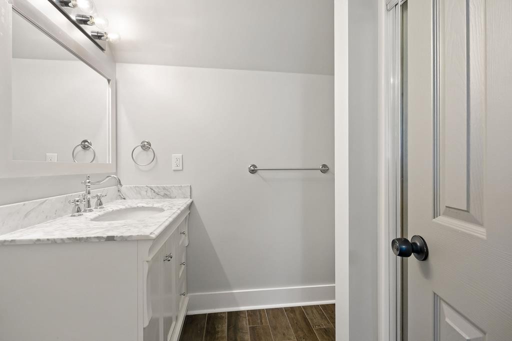 480 Jamestown Road Cookeville, TN 38501 - Photo 34 of 46 a bathroom with a sink and a mirror