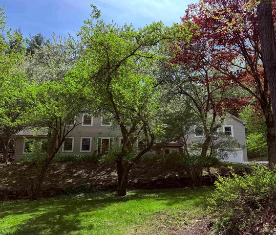 $674,400 | 82 Hiram Atkins Byway, Hartford, VT 05059
