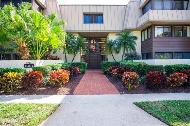 $185,000 | 1800 Southeast St Lucie Boulevard, Unit 5102, Stuart, FL 34996