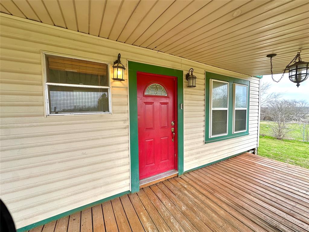 1694 Old Luling Road Lockhart, TX 78644 - Photo 16 of 20 covered porch