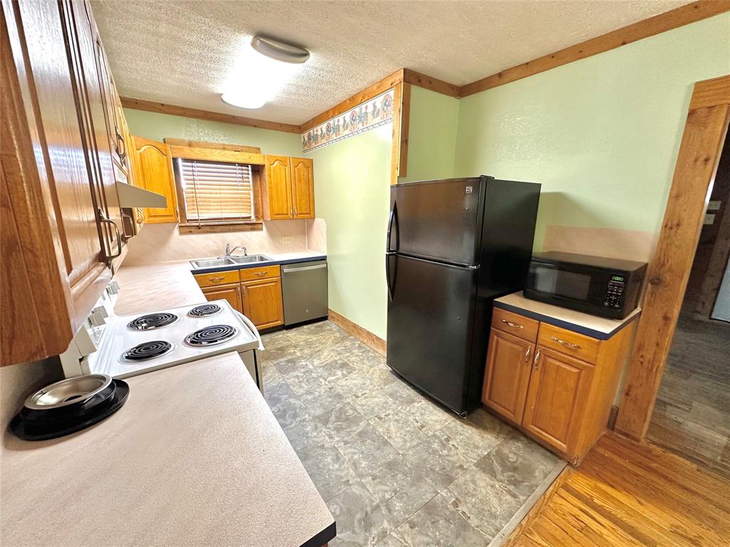 1694 Old Luling Road Lockhart, TX 78644 - Photo 5 of 20 Kitchen