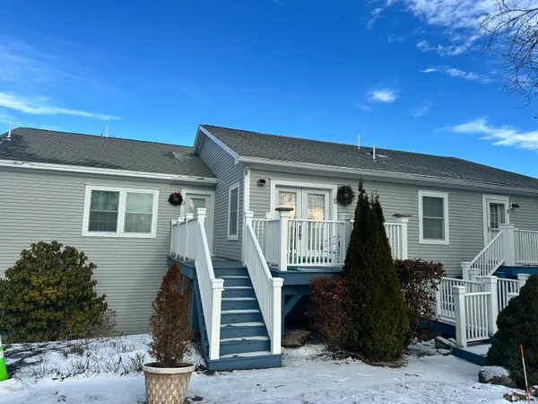 $165,000 | 12 Hilltop Drive, Unit 12, Rockport, ME 04856