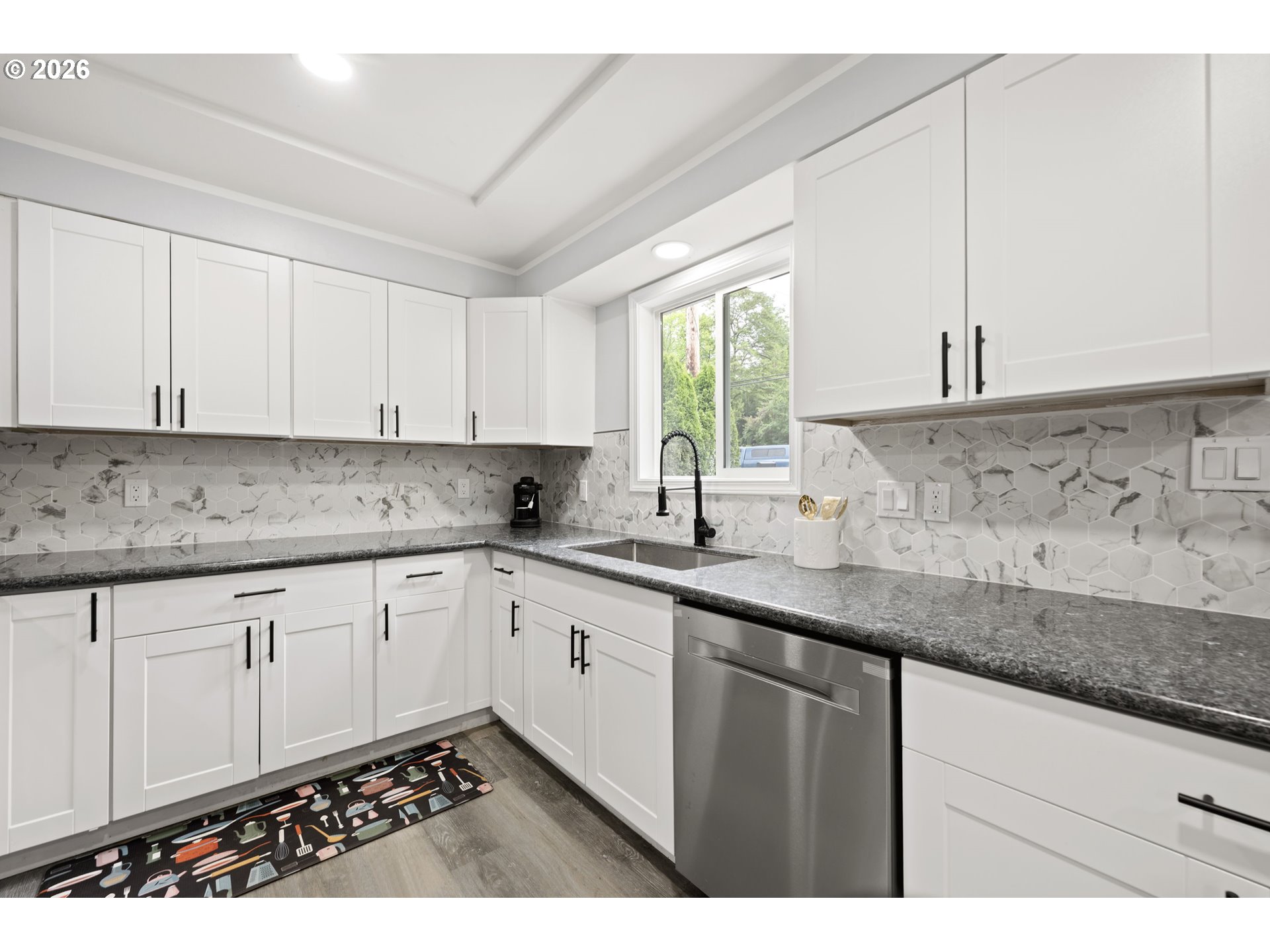 8923 Southeast Clinton Street Portland, OR 97266 - Photo 11 of 36 Kitchen