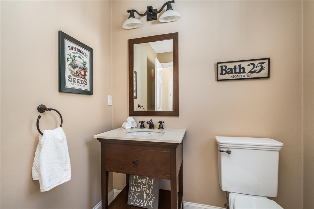 63 Uxbridge Road Sutton, MA 01590 - Photo 15 of 37