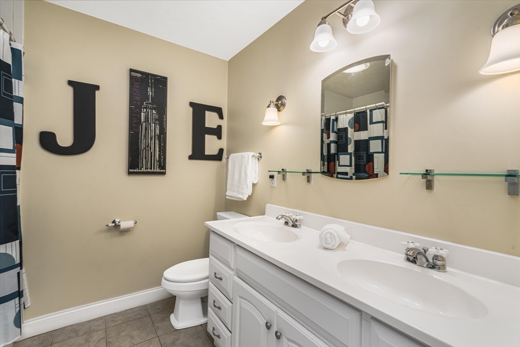 63 Uxbridge Road Sutton, MA 01590 - Photo 25 of 37