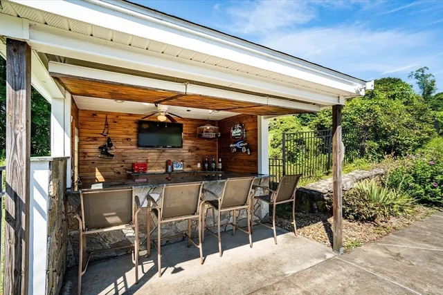 $1,800,000 | 63 Uxbridge Road, Sutton, MA 01590