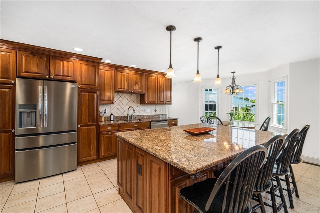 63 Uxbridge Road Sutton, MA 01590 - Photo 10 of 37