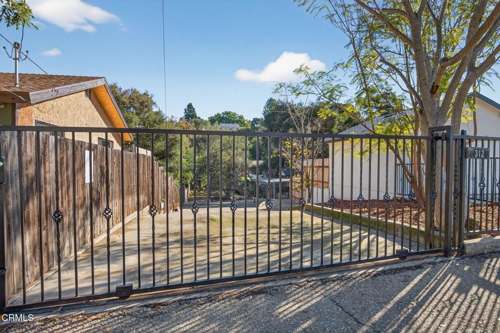 312 Prospect Street Oak View, CA 93022 - Photo 43 of 45 a view of a balcony