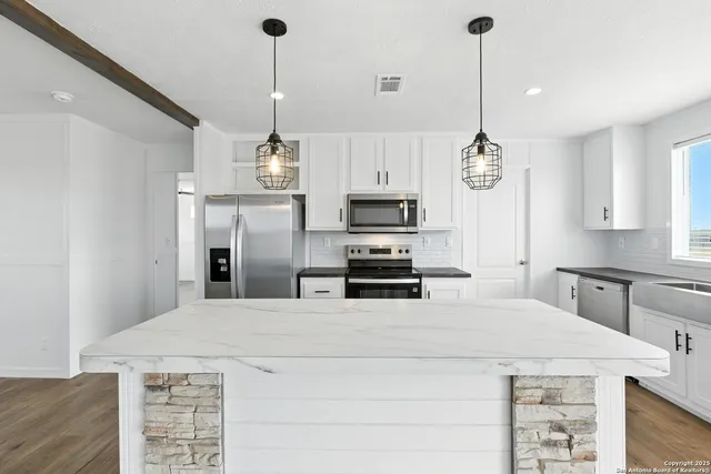 $335,900 | 2479 Fm 1332, Jourdanton, TX 78026