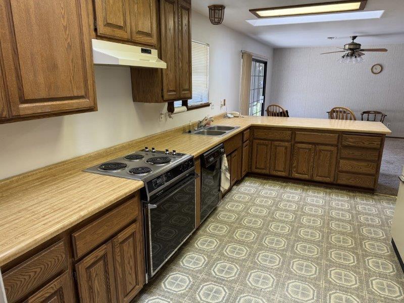 6443 Tustin Road Salinas, CA 93907 - Photo 16 of 34