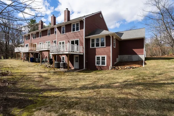 $2,800 | 8 Laurelwood Drive, Unit 8, Hopedale, MA 01747