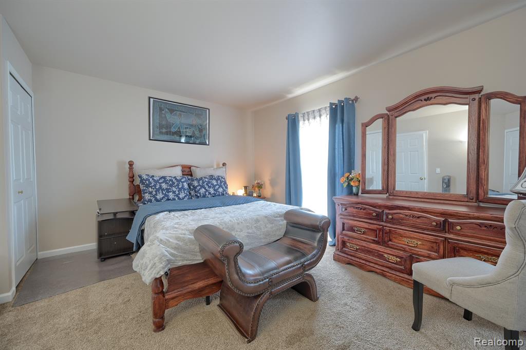 1370 Crescent Lane Rochester Hills, MI 48306 - Photo 11 of 25