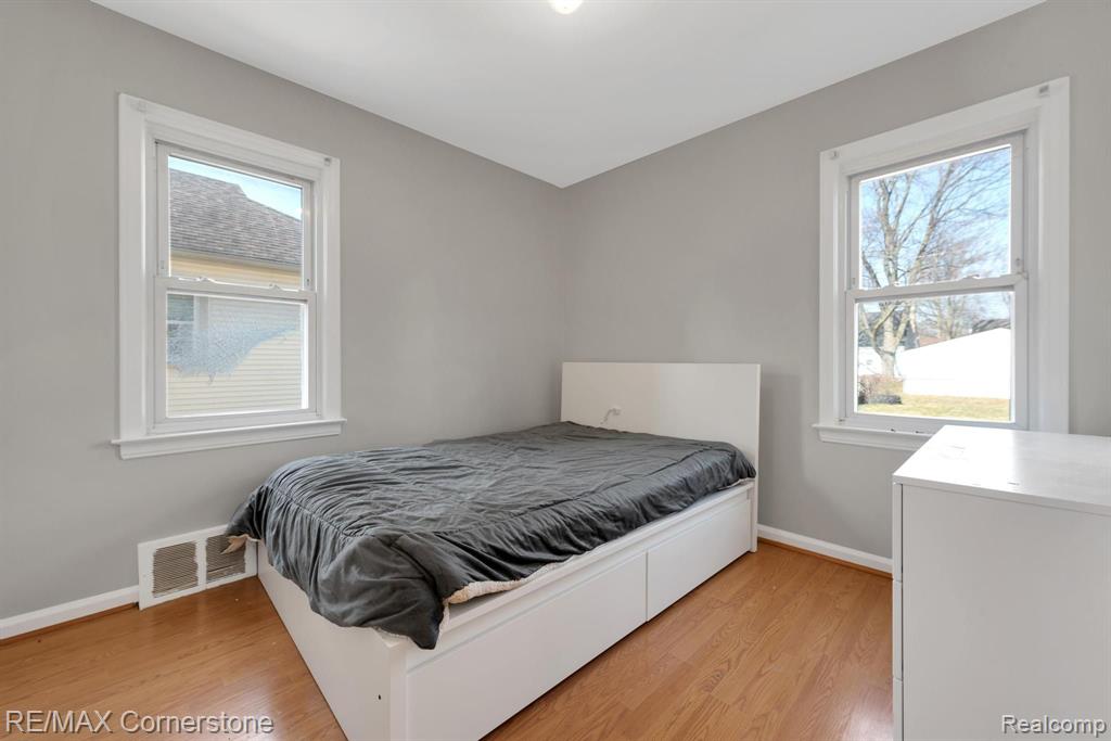 24410 Union Street Dearborn, MI 48124 - Photo 9 of 24