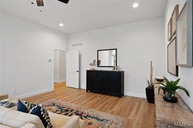 $898,077 | 136 Sweetgrass Pt Way, Cottleville, MO 63304