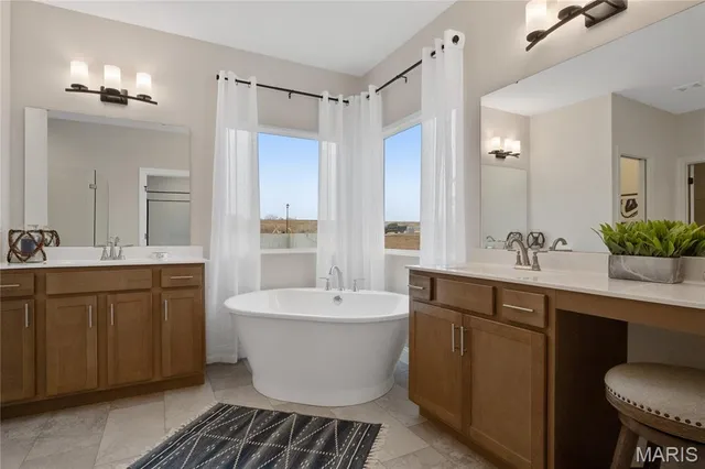 $898,077 | 136 Sweetgrass Pt Way, Cottleville, MO 63304