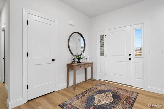 $898,077 | 136 Sweetgrass Pt Way, Cottleville, MO 63304