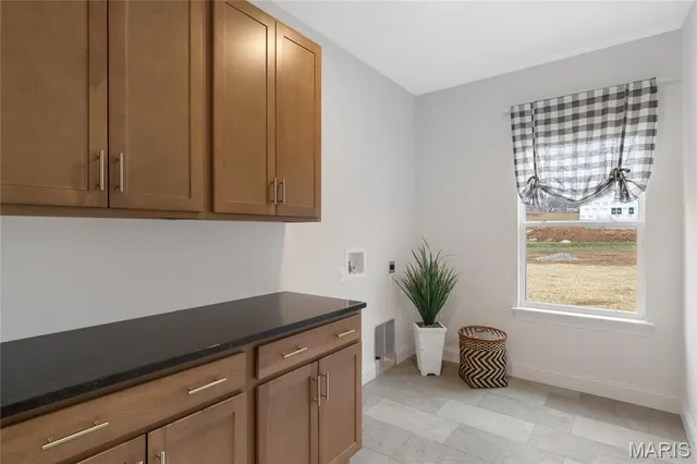 $898,077 | 136 Sweetgrass Pt Way, Cottleville, MO 63304