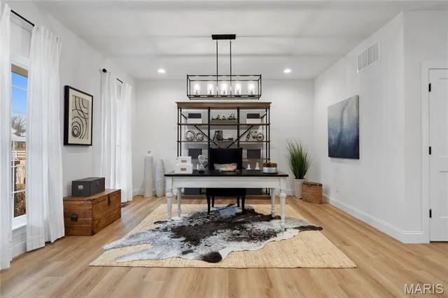 $898,077 | 136 Sweetgrass Pt Way, Cottleville, MO 63304