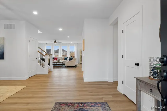 $898,077 | 136 Sweetgrass Pt Way, Cottleville, MO 63304