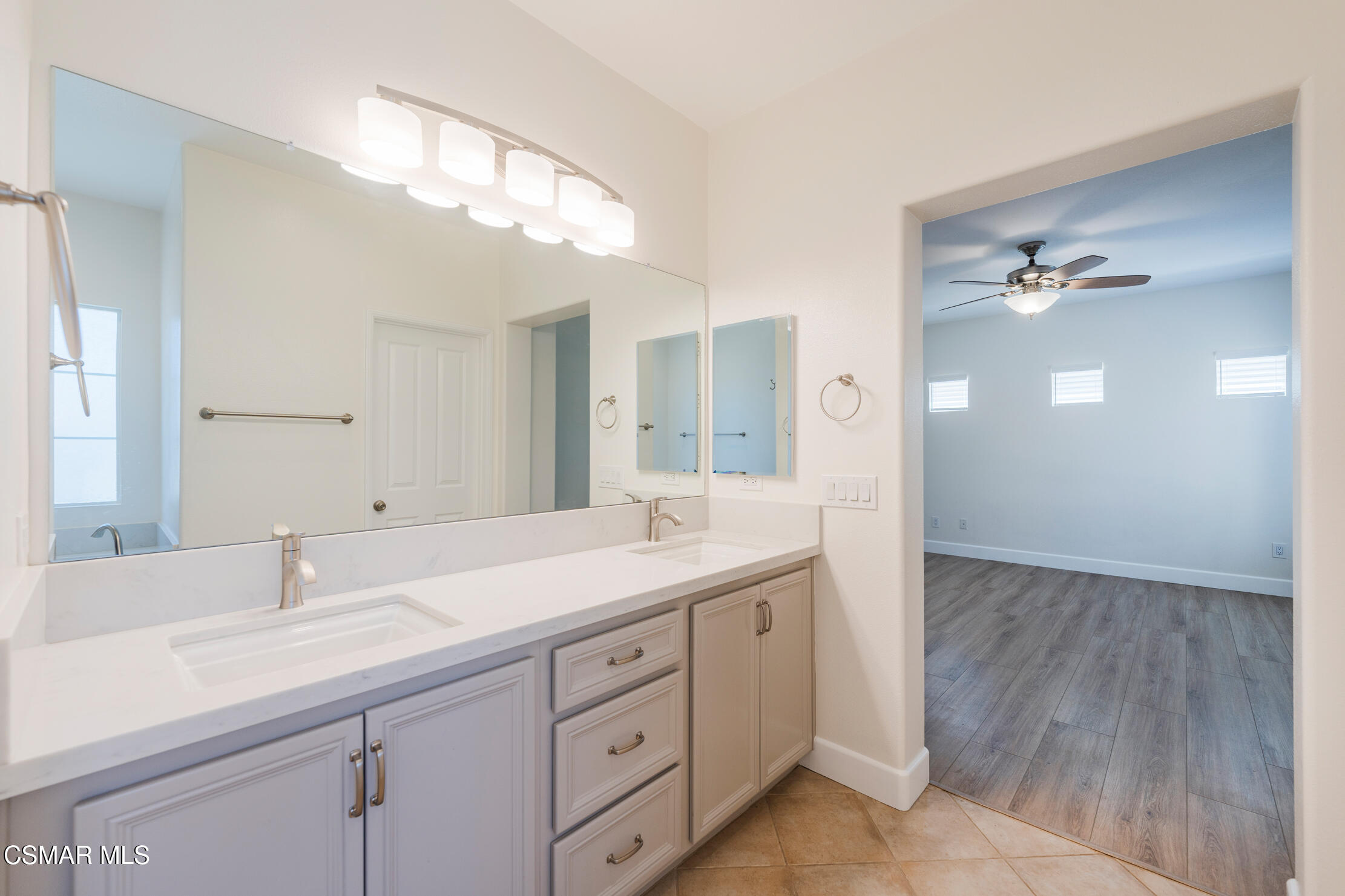4117 Orontes Way, Unit B Simi Valley, CA 93063 - Photo 25 of 52 _A743347