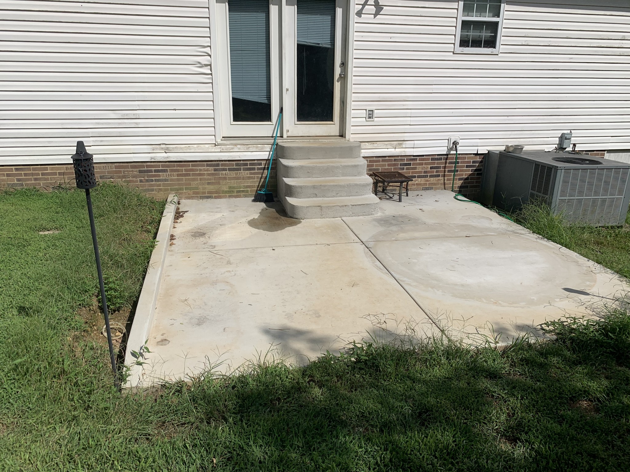 819 Hayes Road Lawrenceburg, TN 38464 - Photo 7 of 42 a backyard of a house with lots of green space