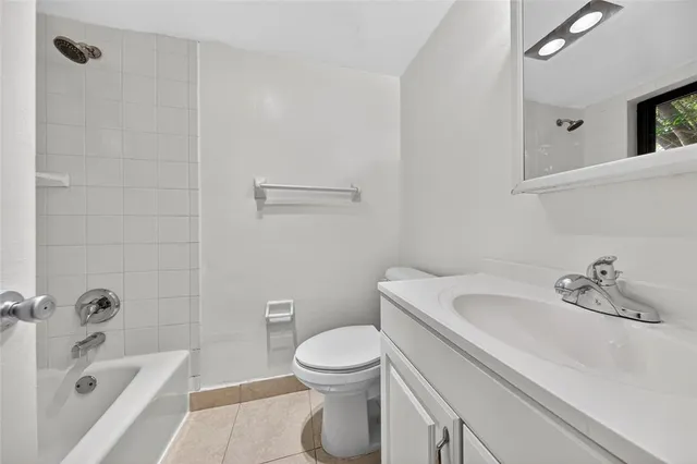 $1,775 | 2201 Northeast 36th Street, Unit 107, Lighthouse Point, FL 33064