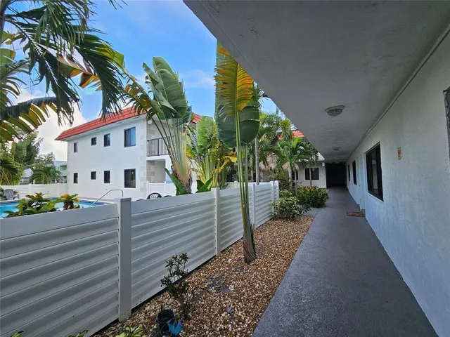 $1,775 | 2201 Northeast 36th Street, Unit 107, Lighthouse Point, FL 33064