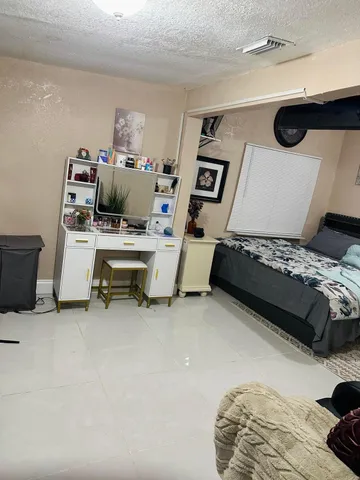 $3,850 | 833 Briggs Street, West Palm Beach, FL 33405