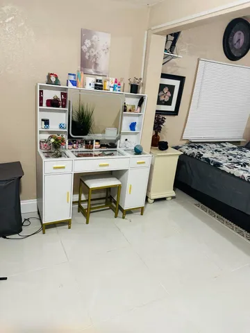 $3,850 | 833 Briggs Street, West Palm Beach, FL 33405