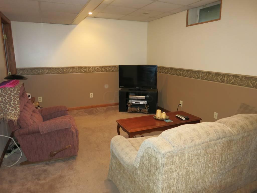 17720 Hopewell Road Mount Vernon, OH 43050 - Photo 7 of 12 Gallery Image 7