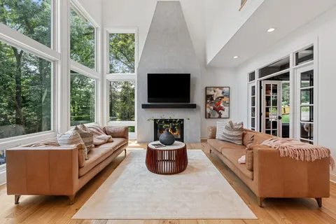 $2,700,000 | 9 Red Forest Way, North Oaks, MN 55127