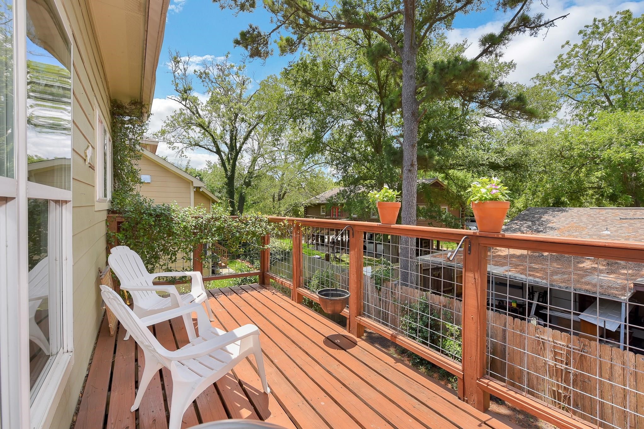 226 Valmar Kemah, TX 77565 - Photo 12 of 29 a view of a chairs and table in the balcony