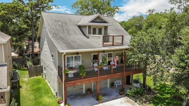 $2,850 | 226 Valmar, Kemah, TX 77565