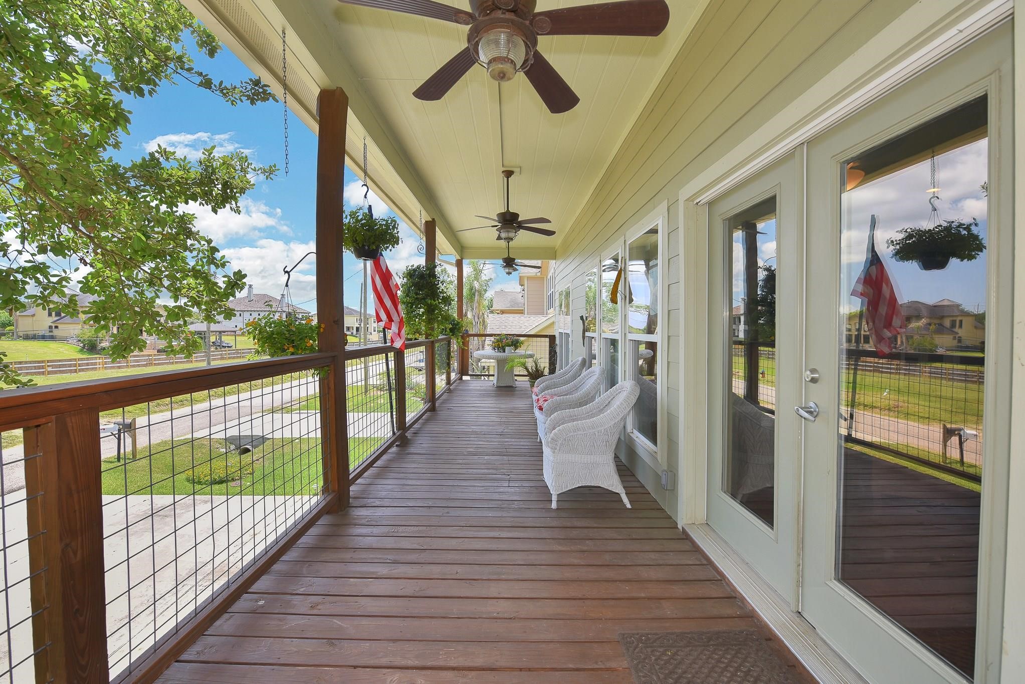 226 Valmar Kemah, TX 77565 - Photo 3 of 29