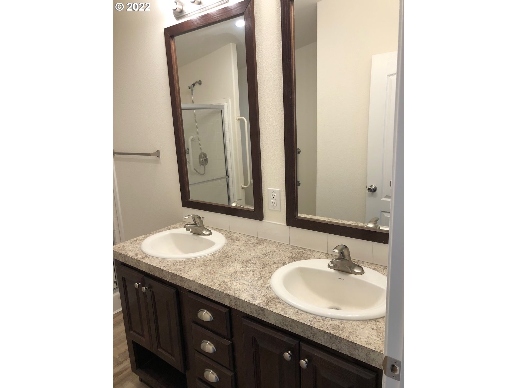 2150 Laura, Unit 94 Springfield, OR 97477 - Photo 13 of 23 Owner's Suite Bathroom