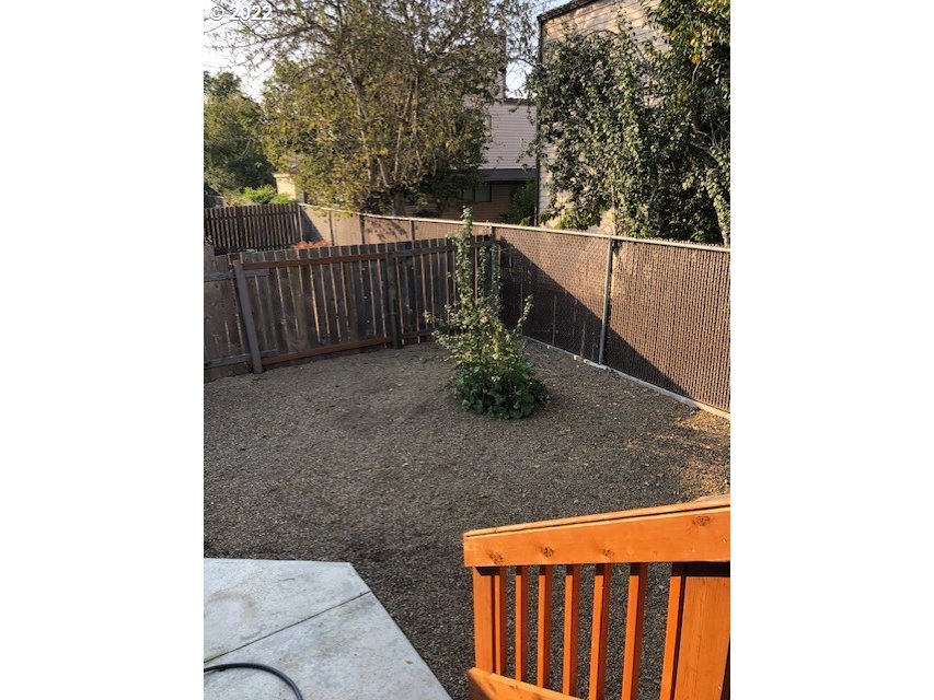 2150 Laura, Unit 94 Springfield, OR 97477 - Photo 22 of 23 Backyard