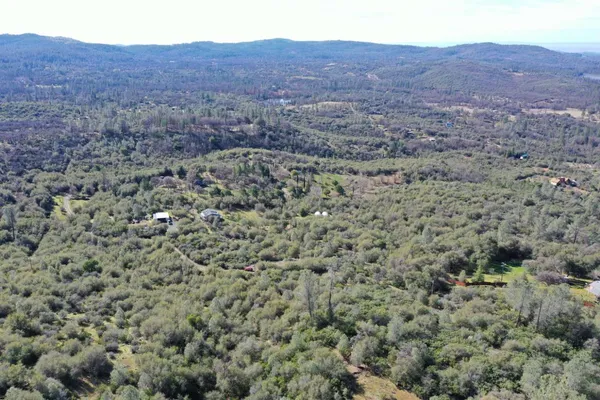 a view of a dry field