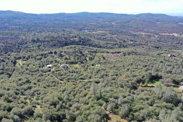 a view of a dry field